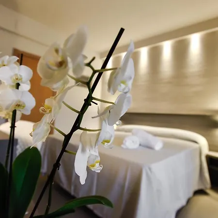 Crystal Hotel 3*