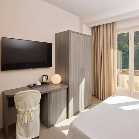 Crystal 3* Marina di Pietrasanta